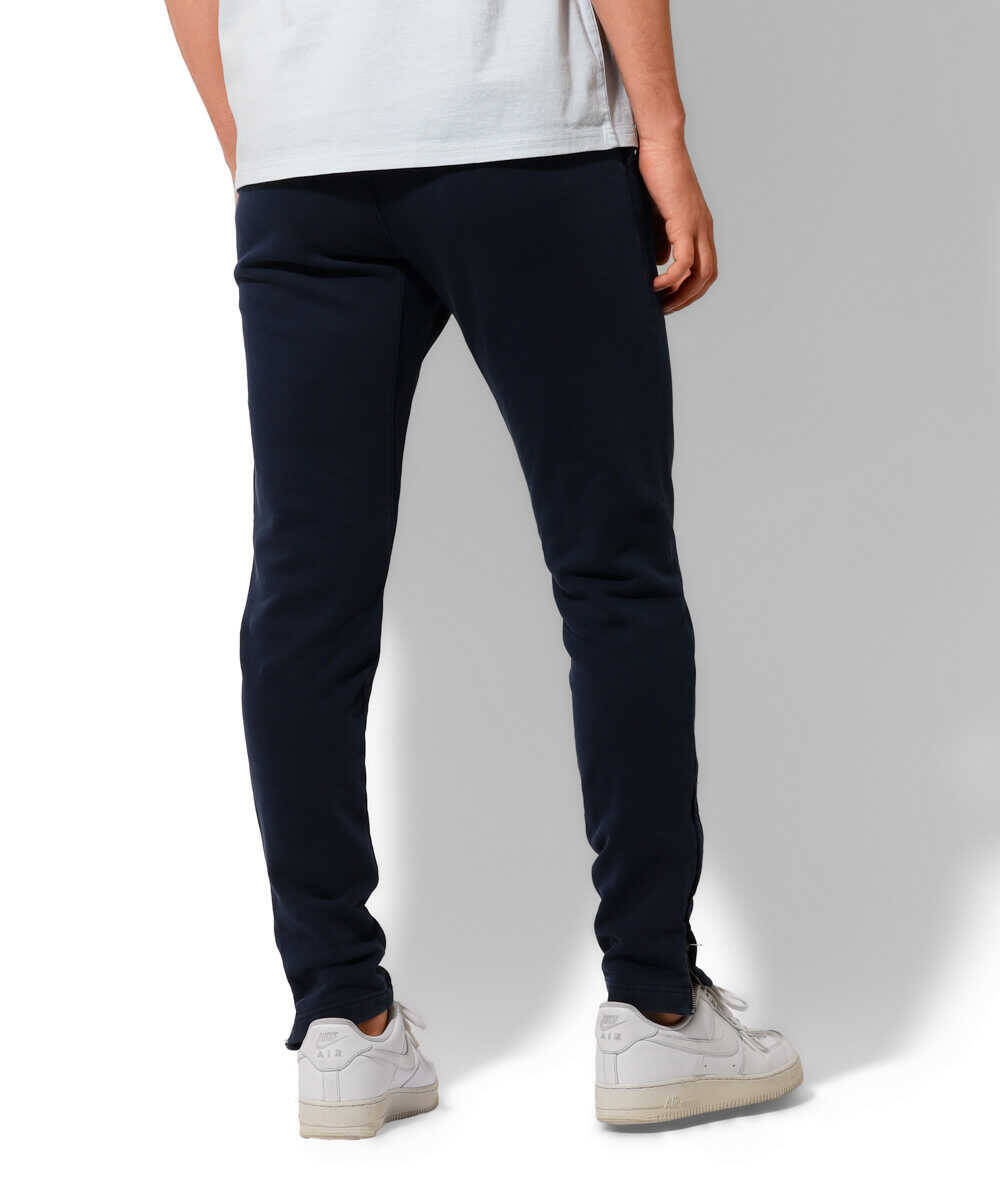 【大人気シリーズ】WP イージーパンツの新作は、“ネイビー”の美脚スウェパン！