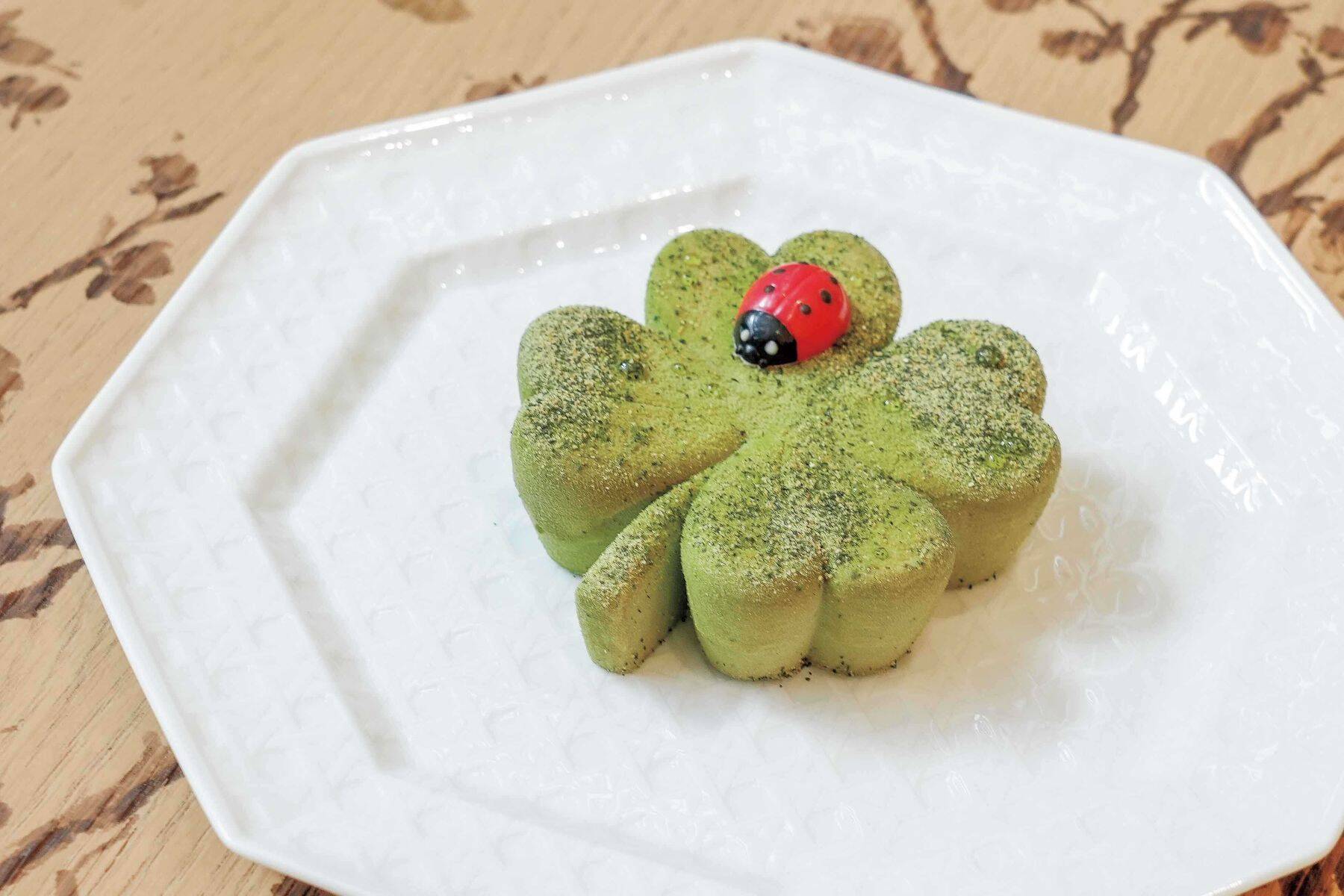 ハートに火をつけて！ラグジュアリーに浸る、夢のような〈ディオール〉の世界で極上スイーツ！