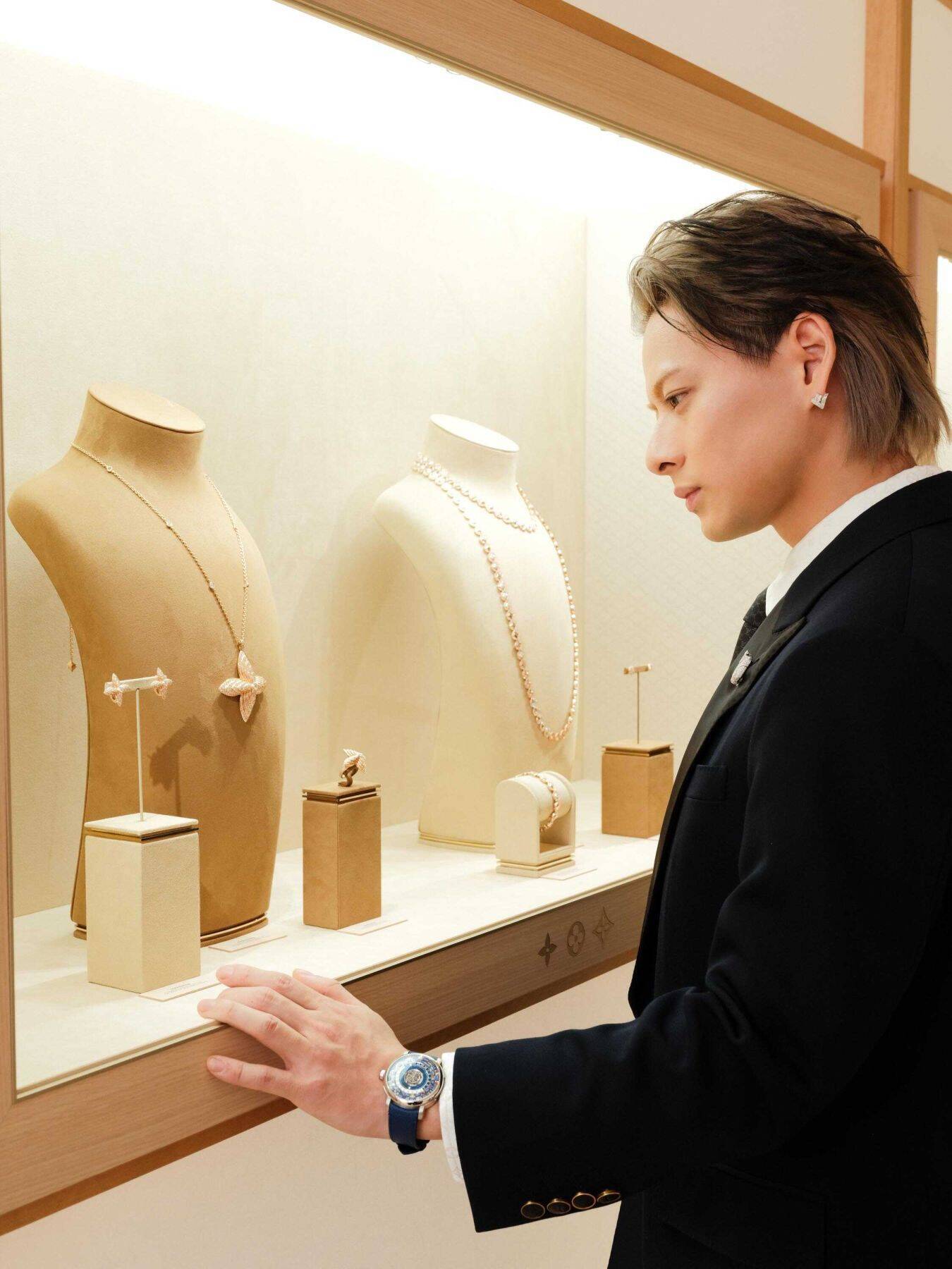 〈ルイ・ヴィトン〉の新作時計も見逃せない！　平野紫耀は男の3種の神器、 “時計”になにを選んだのか？