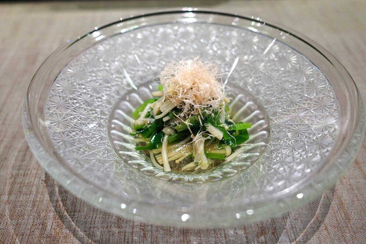 グルメジャーナリスト東龍のホテルグルメで“口福”体験！わずか10席の特別席に座って、江戸前の特別感に満たされる！