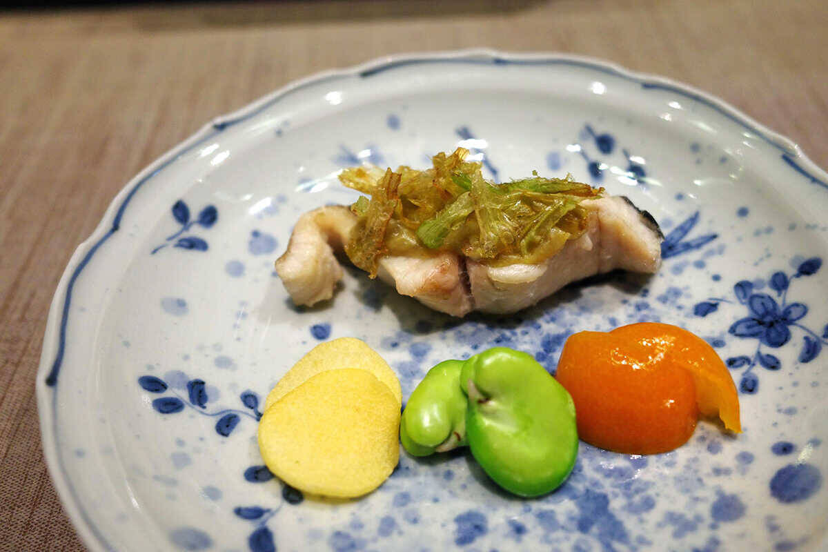 グルメジャーナリスト東龍のホテルグルメで“口福”体験！わずか10席の特別席に座って、江戸前の特別感に満たされる！