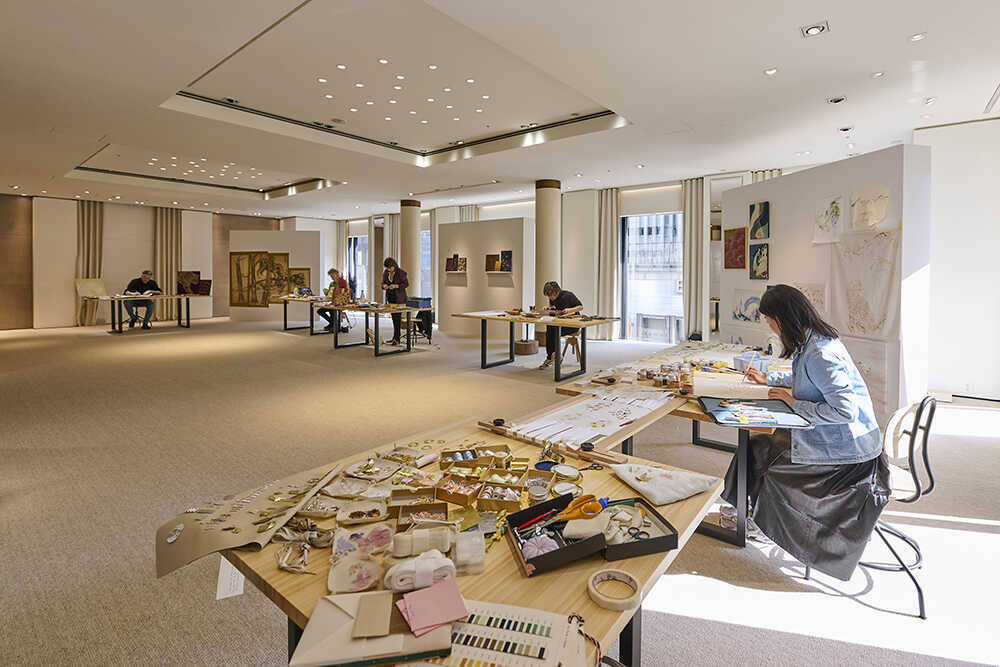 職人の手が生む“静かな魔法”銀座で体感する〈カルティエ〉のサヴォアフェールにうっとり