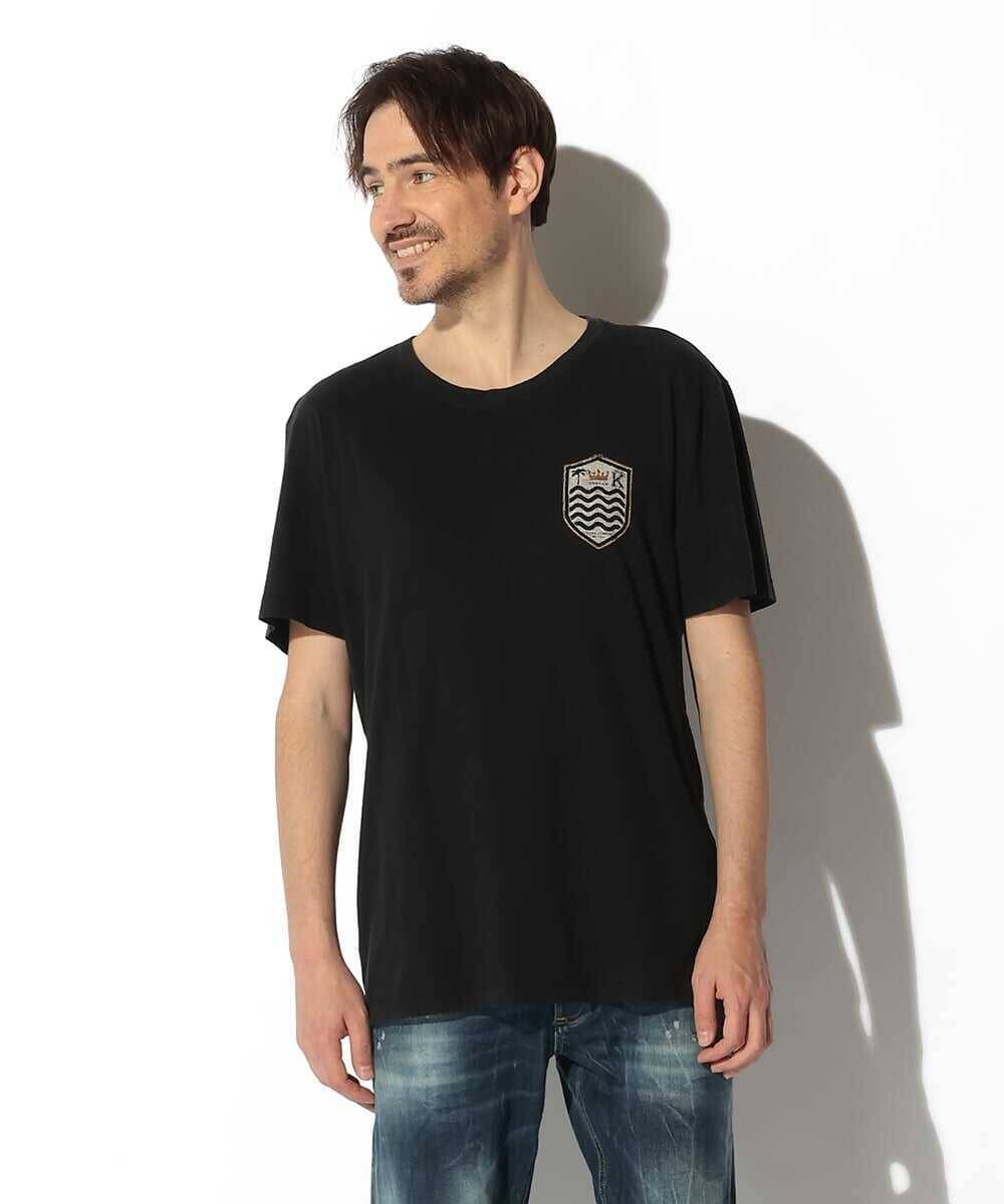 夏服にはやっぱりコレ！ 海を感じる大人なデザイン、今着たいTシャツ