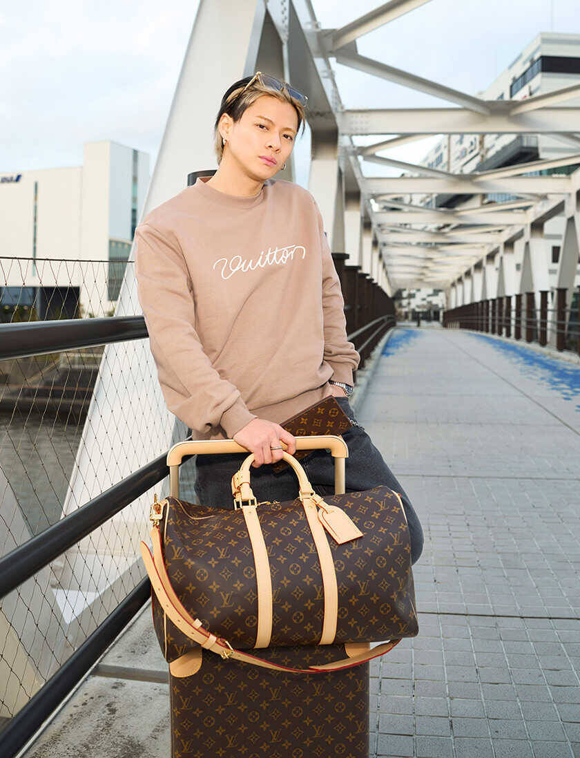 〈ルイ・ヴィトン〉をまとった、平野紫耀の空港スタイルをクローズアップ！