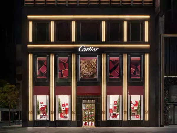 〈カルティエ〉で体感する、“贈る”ことの豊かさ！ ホリデーポップアップで出会う、パンテールが導く魔法の時間