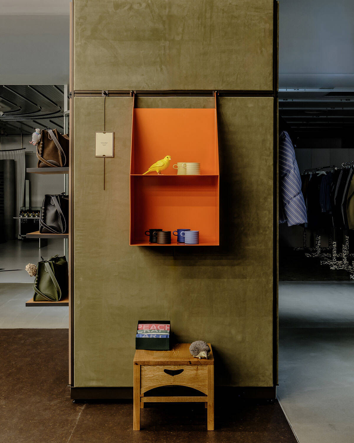 生まれ変わった渋谷店は思わず行ってみたくなる⁉︎ジョナサン・アンダーソンのキュレーションが感じられる空間！