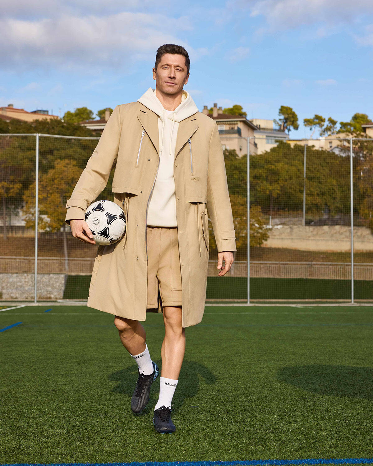 ブランドを象徴するキャンペーンシリーズProtect Your Craftの第５章にロベルト・レヴァンドフスキが2026年春夏コレクションで登場！