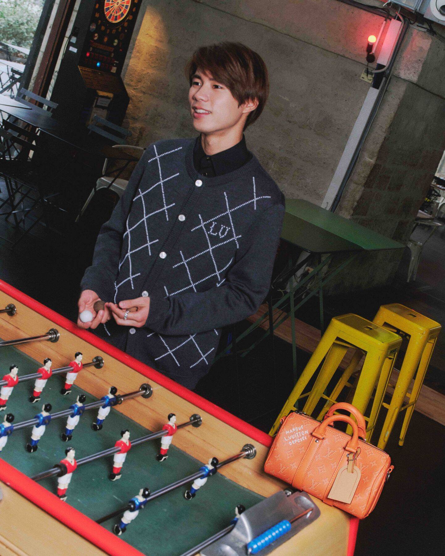 2026秋冬メンズ・ファッションショーに登場！　〈ルイ・ヴィトン〉を身にまとって、堀米雄斗さんがパリに舞い降りた！