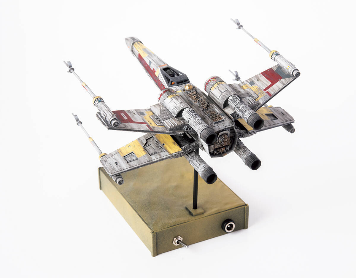 スター・ウォーズに登場するビークルに魅せられたコレクターによるXウイングなどのカスタムコレクション【前編】