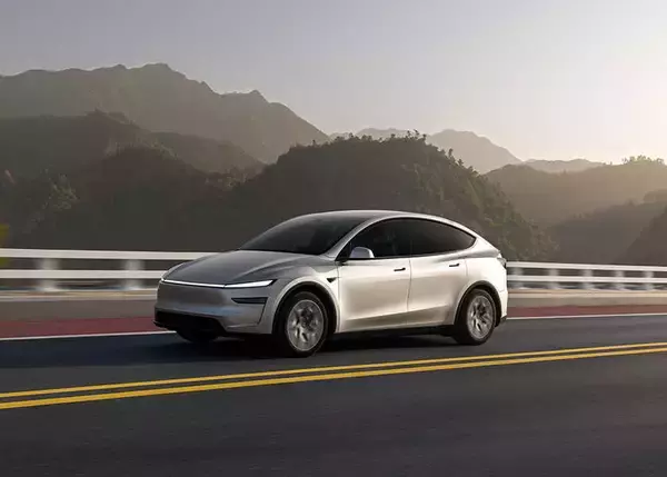 話題のクルマを品定め！ガレージに迎えたい進化系SUV！　〈テスラ〉モデル Y L