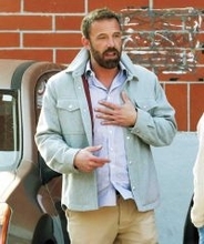 セレブのお気に入りブランドの正体！【ベン・アフレック】の愛用ブランドは、〈ブルネロ クチネリ〉のブルゾン！