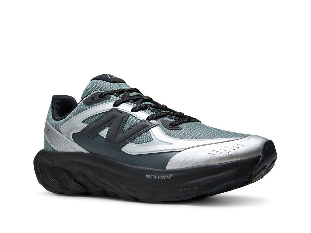 限定店舗と公式オンラインストアでのみ販売する〈ニューバランス〉のコラボスニーカー