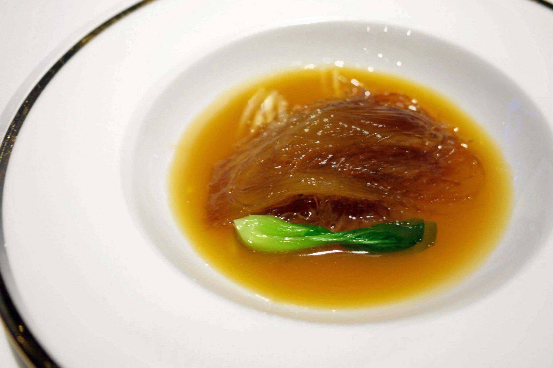 グルメジャーナリスト東龍のホテルグルメで“口福”体験！著名人、美食家も訪れる、特別感と気品のある中華料理