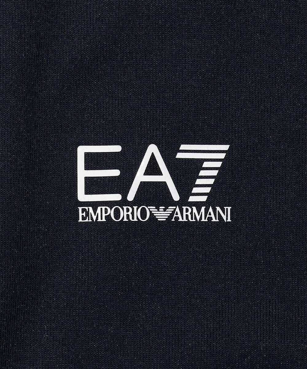 上品な大人ストリート感覚の着こなしには"EA7"プルオーバーを！