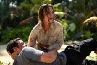 今週末は、この映画に胸アツ！映画『HELP／復讐島』はサム・ライミ監督のドッキリ仕掛けが満載の過激ホラー！