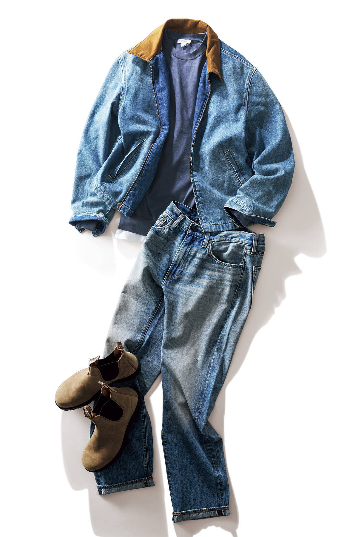 この春おすすめの薄青のデニム・オン・デニムのやり方