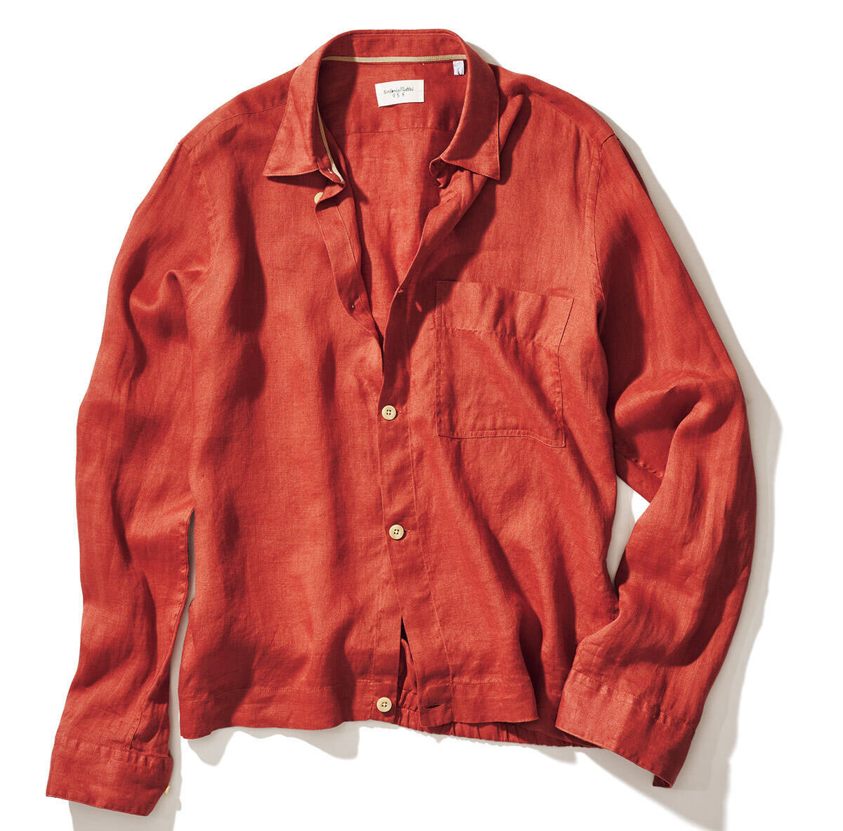 春から夏にかけてのこのシーズンジャケットのインナーになにを合わせる？