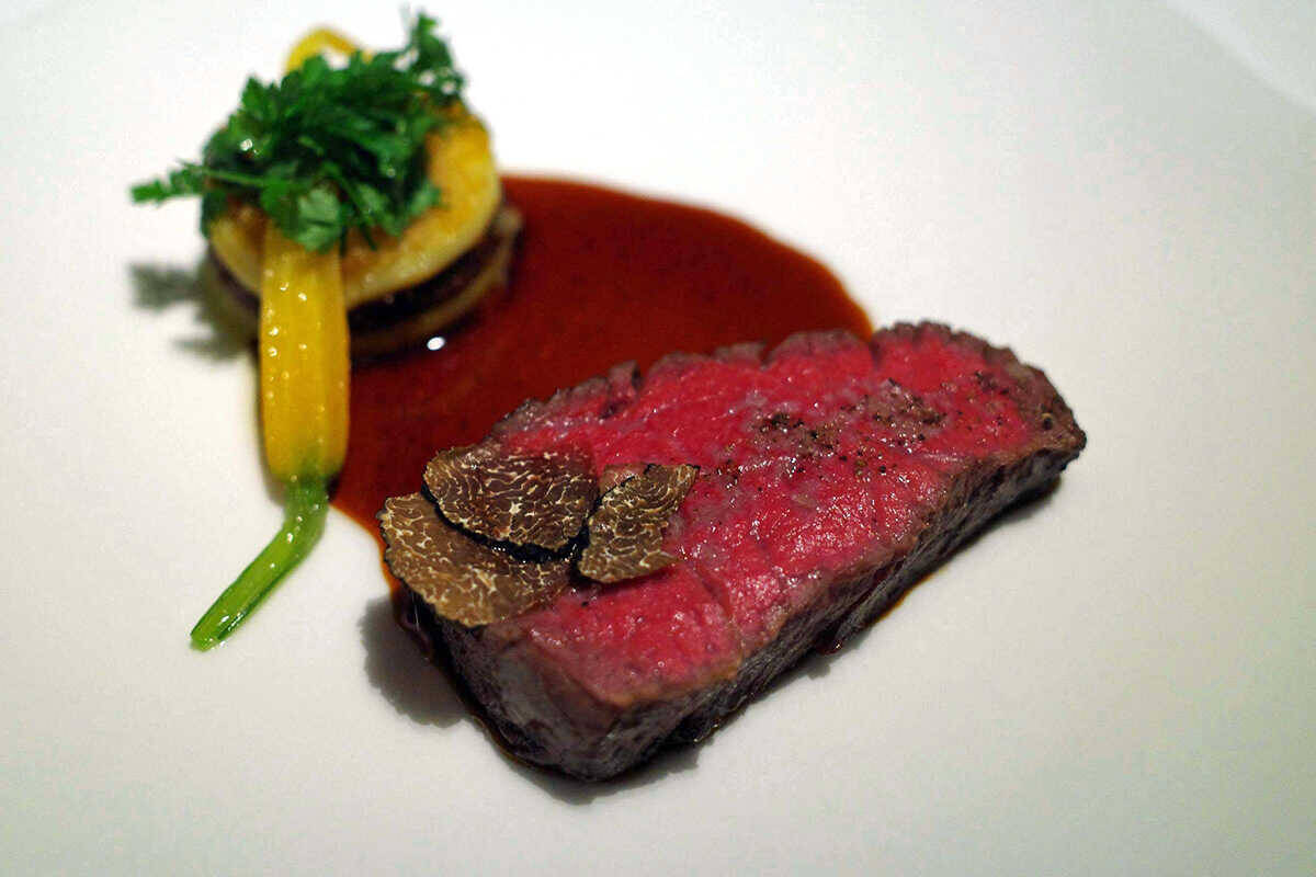 グルメジャーナリスト東龍のホテルグルメで“口福”体験！息を呑むような夜景に包まれ、贅沢三昧のフレンチで幸福感が高まる！