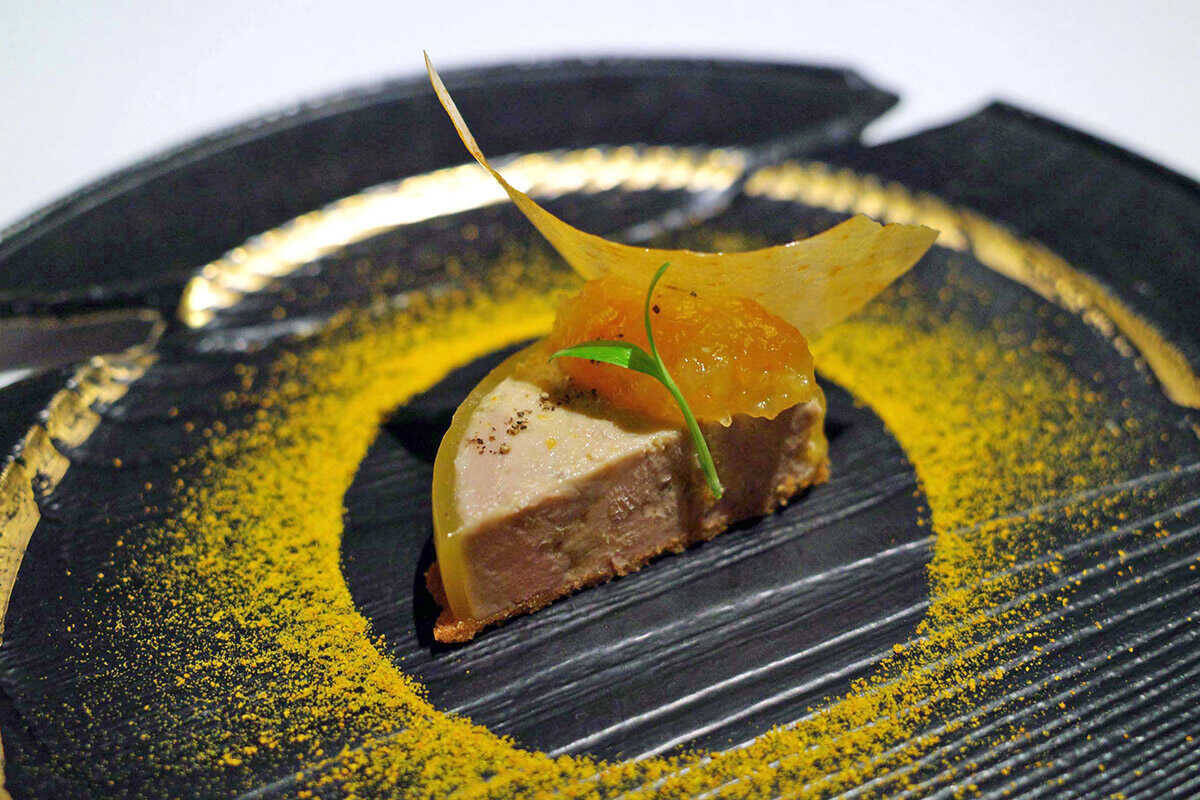 グルメジャーナリスト東龍のホテルグルメで“口福”体験！息を呑むような夜景に包まれ、贅沢三昧のフレンチで幸福感が高まる！