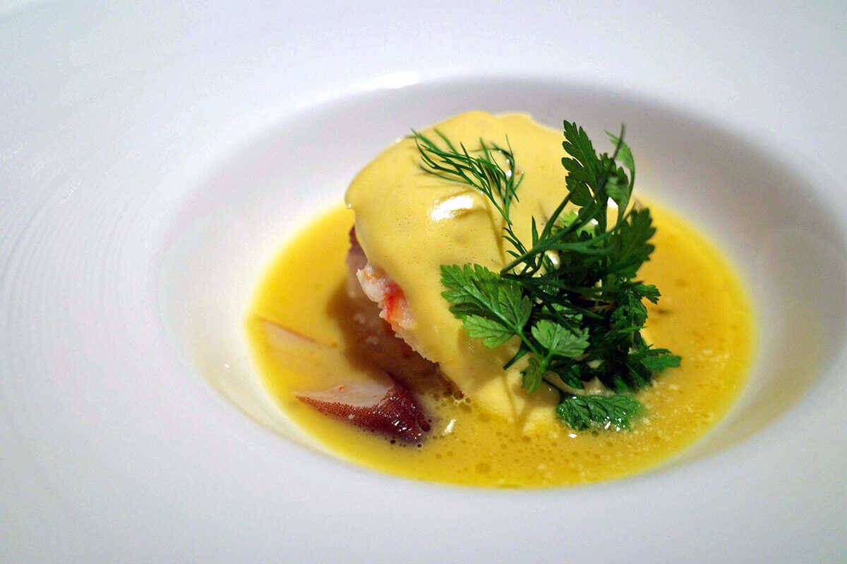 グルメジャーナリスト東龍のホテルグルメで“口福”体験！息を呑むような夜景に包まれ、贅沢三昧のフレンチで幸福感が高まる！