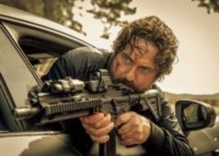 見逃せない人気スターの最新作！ダイヤモンド強奪計画を巡る刑事と強盗の危険な駆け引き！　『アウトローズ』