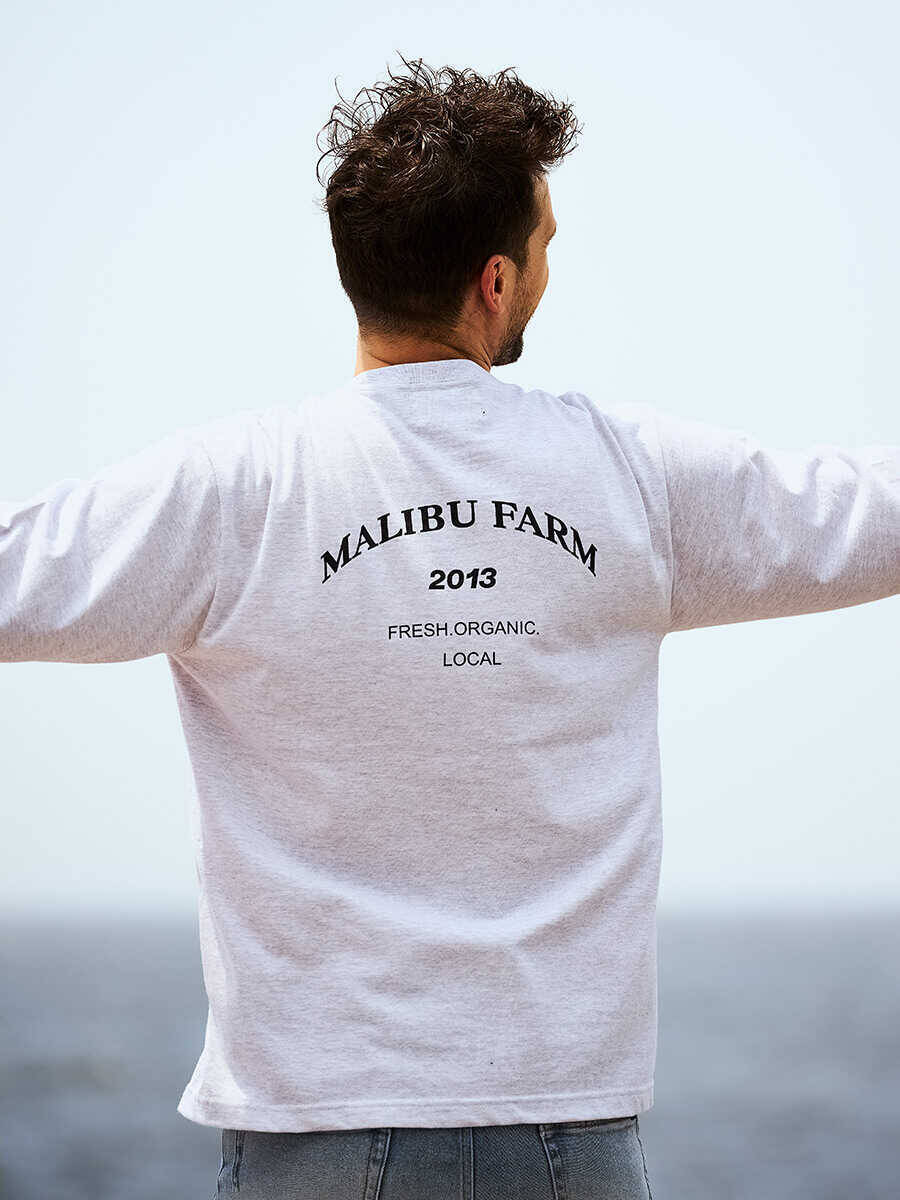 【春を先取り！】背中で語る、大人のギャップと余裕！