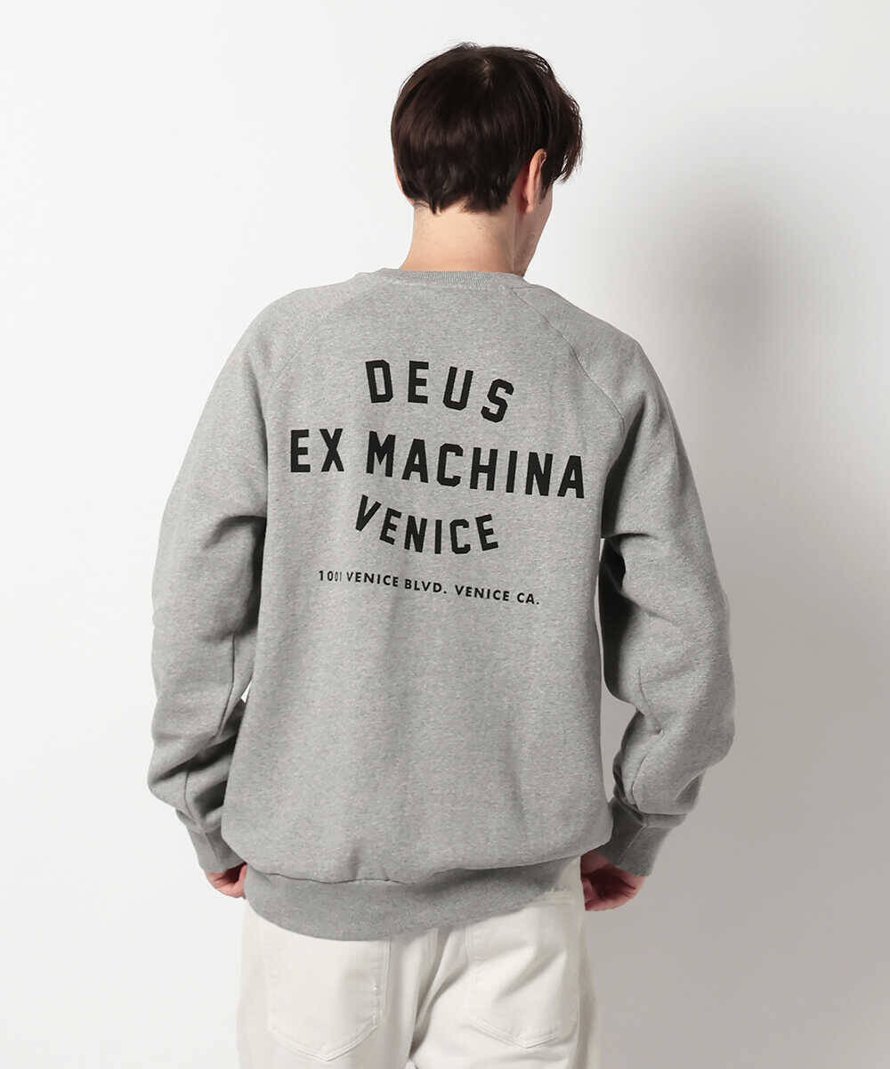 着る・巻く・かけるにも使いたい！セーター＆スウェットシャツの便利な使い方！