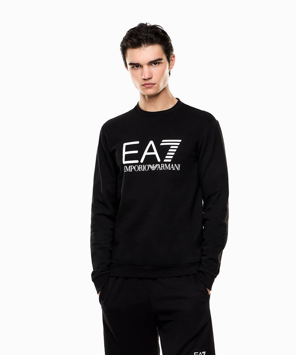 着る・巻く・かけるにも使いたい！セーター＆スウェットシャツの便利な使い方！