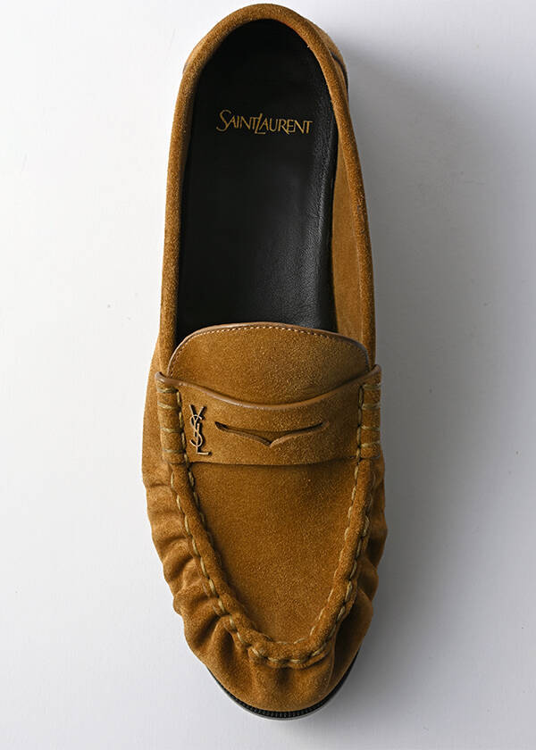 この春デニムに合わせるのは“シワシワ”ローファー　Vol.1