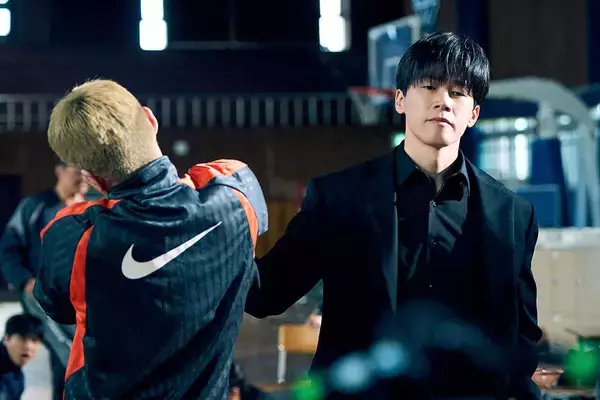 ネットフリックス『鉄槌教師』 観て損しない、爽快感抜群の韓国ドラマ！