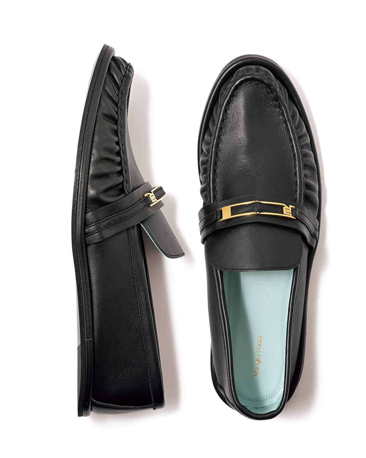 今、セレブの間で大人気！"シワシワ"ローファーを知っているか？