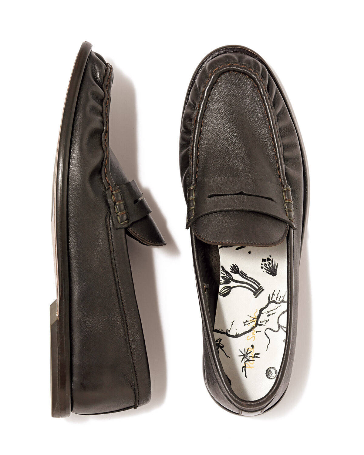 今、セレブの間で大人気！"シワシワ"ローファーを知っているか？