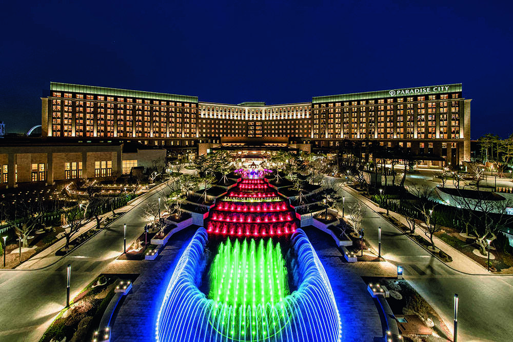 Urban Safari CLOSE-UP BRAND パラダイスシティ＂パラダイスシティ＂を堪能する。