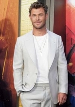 今月のシャイニングスター！オンもオフも完全無欠!?　ハリウッド1、余裕と貫禄が滲み出る男【クリス・ヘムズワース】！