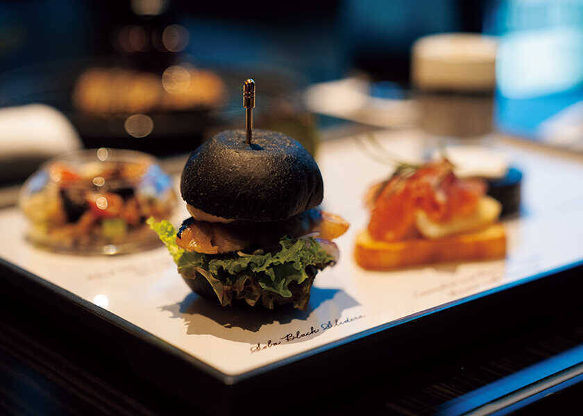 ハートに火をつけて！“書く”を楽しむ静謐なハイティー！