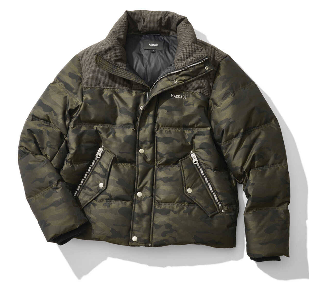 定番ダウンこそ“かっこいい”に頼れ！　洒落たデザインで差をつける、〈マッカージュ〉のコンビダウン！