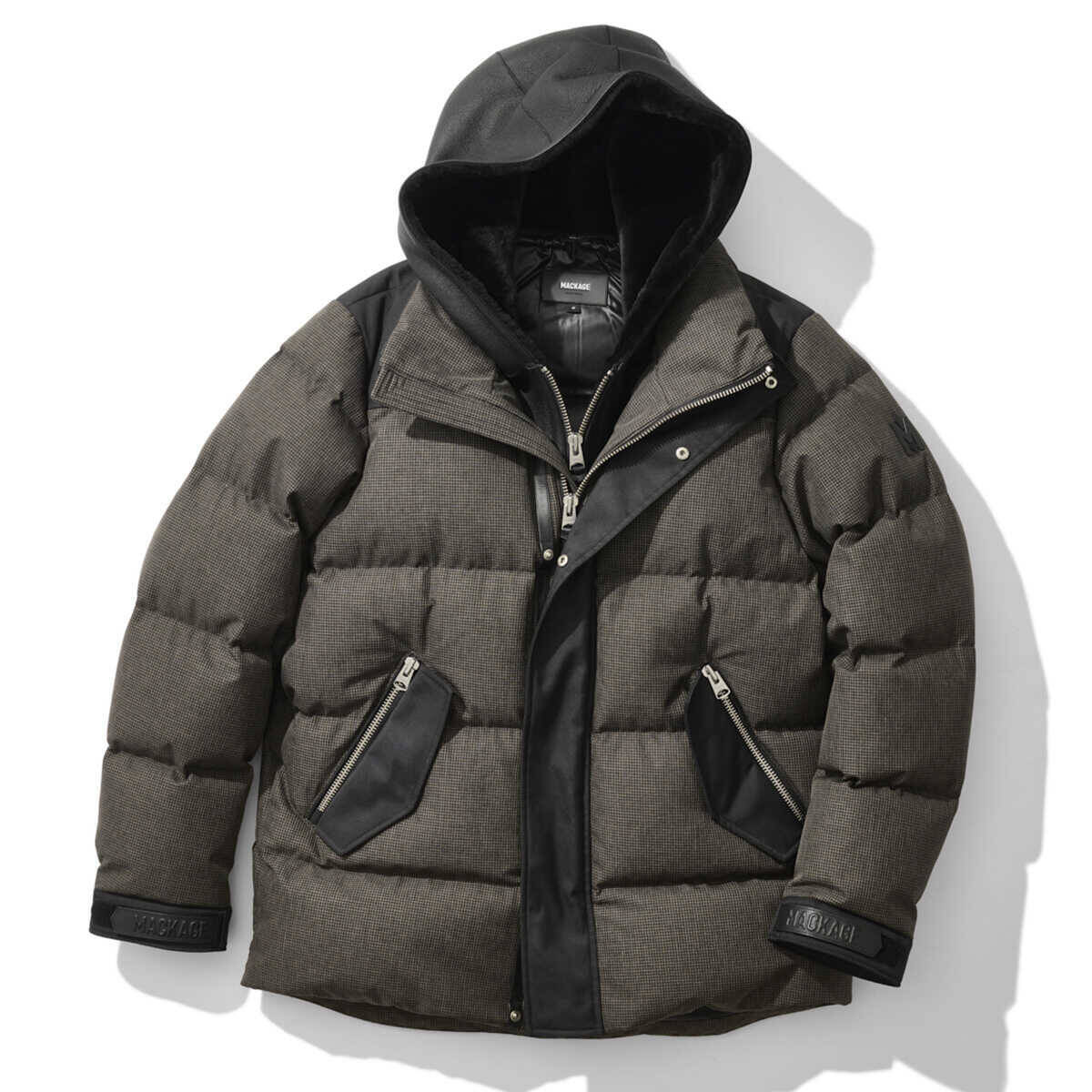 定番ダウンこそ“かっこいい”に頼れ！　洒落たデザインで差をつける、〈マッカージュ〉のコンビダウン！