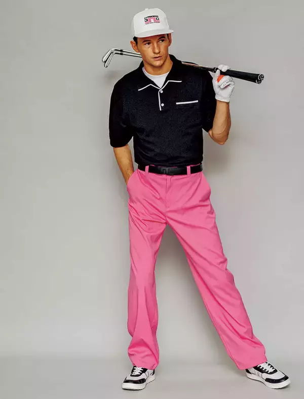 西海岸流GOLFのススメ！ハイシーズンの秋に向けて、ゴルフ気分を高めてくれる伝説のピンクパンツが、ターフに映える！