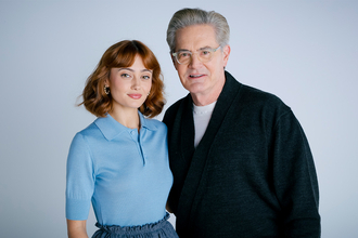 『フォールアウト』待望のシーズン2が配信開始！【来日インタビュー】カイル・マクラクランとエラ・パーネルが明かす、父娘の新たな旅路