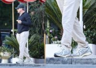 レオナルド・ディカプリオの〈ニューバランス〉1906R【海外セレブの愛用スニーカーとは!?】《再配信》