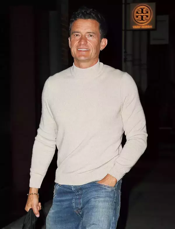 セレブと西海岸カーライフ！【オーランド・ブルーム】のクルマ選びは、ファッションと同じく“お洒落”さが重要!?