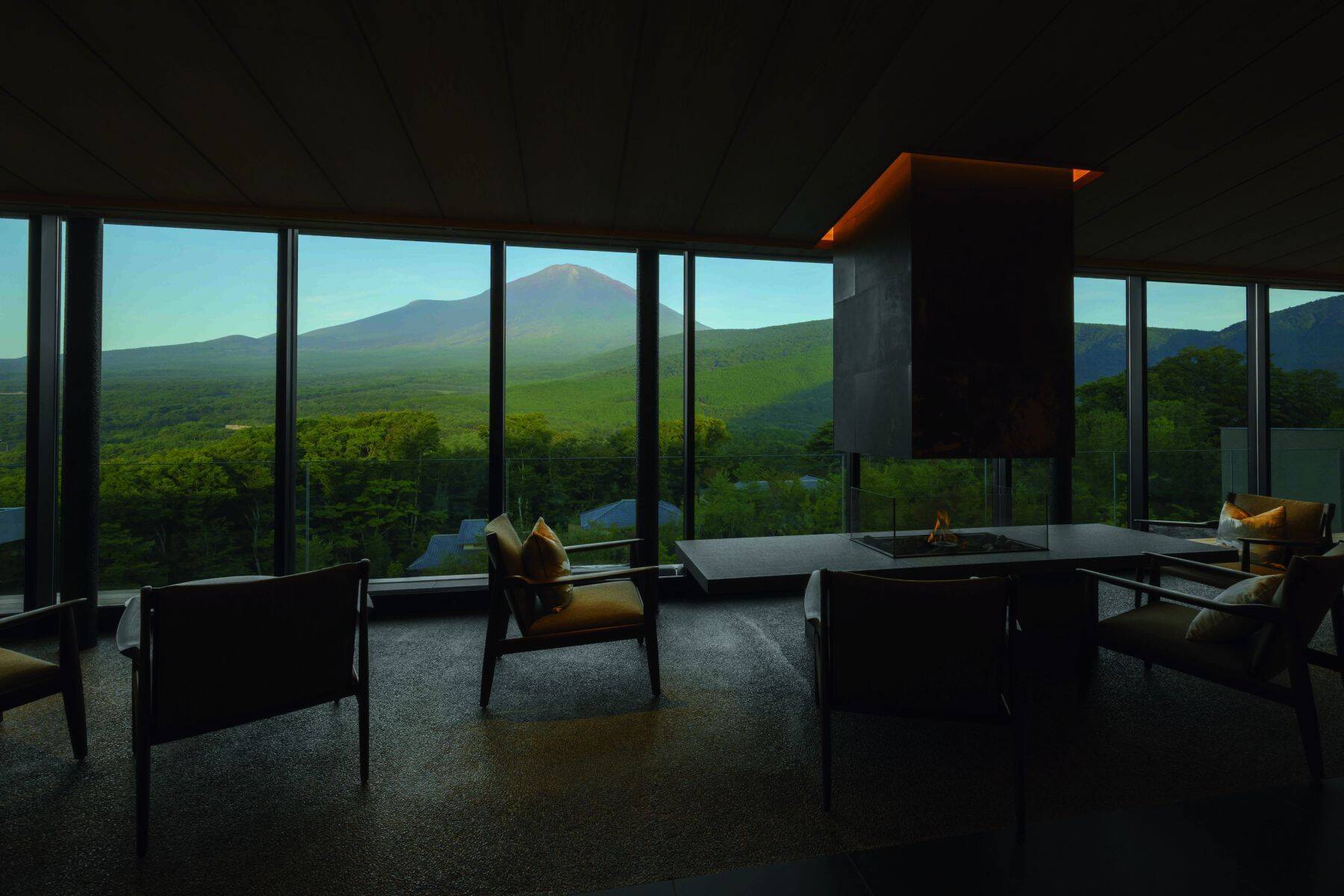 ハートに火をつけて！富士の四季の移ろいに癒される、〈強羅花壇 富士〉が誕生！