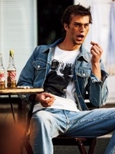 Tシャツ特集１　実は胸のプリントがワケあり！エピソードを語れるTシャツ