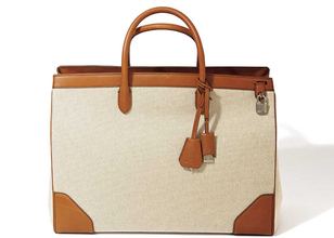 Catch the Wave！映えるバッグで週末ぶらりと大人旅へ！