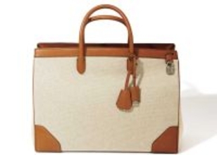 Catch the Wave！映えるバッグで週末ぶらりと大人旅へ！