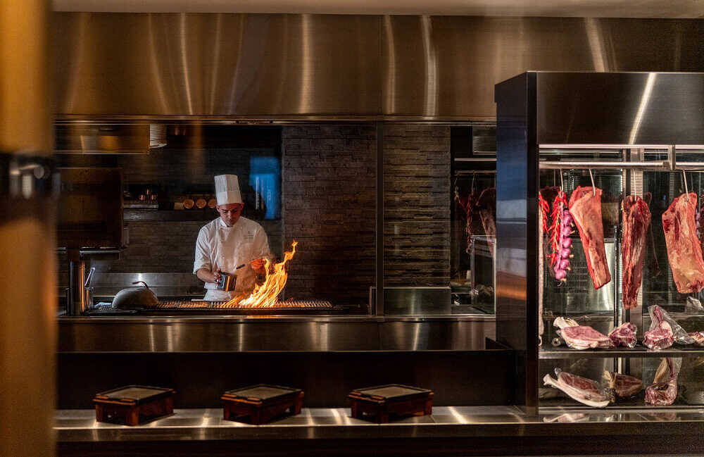 はまだふくこの発見！ 料理とお酒のベストマッチング！香ばしく焼いたステーキに、このワインがピッタリ合う！