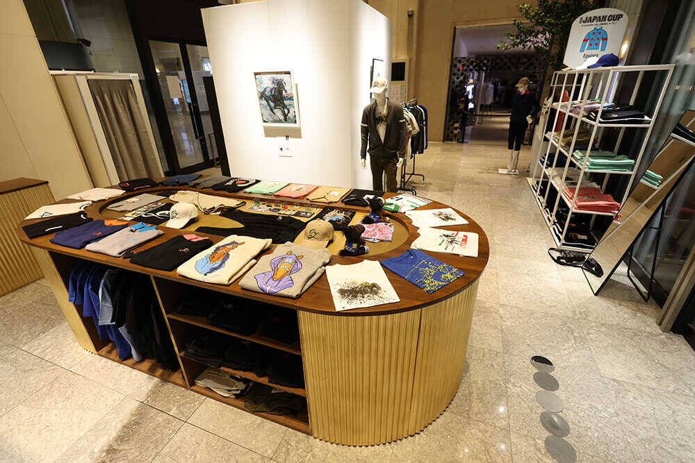 競馬を“着る”という新しいラグジュアリー現役トップジョッキー ルメールが提案する大人の装い