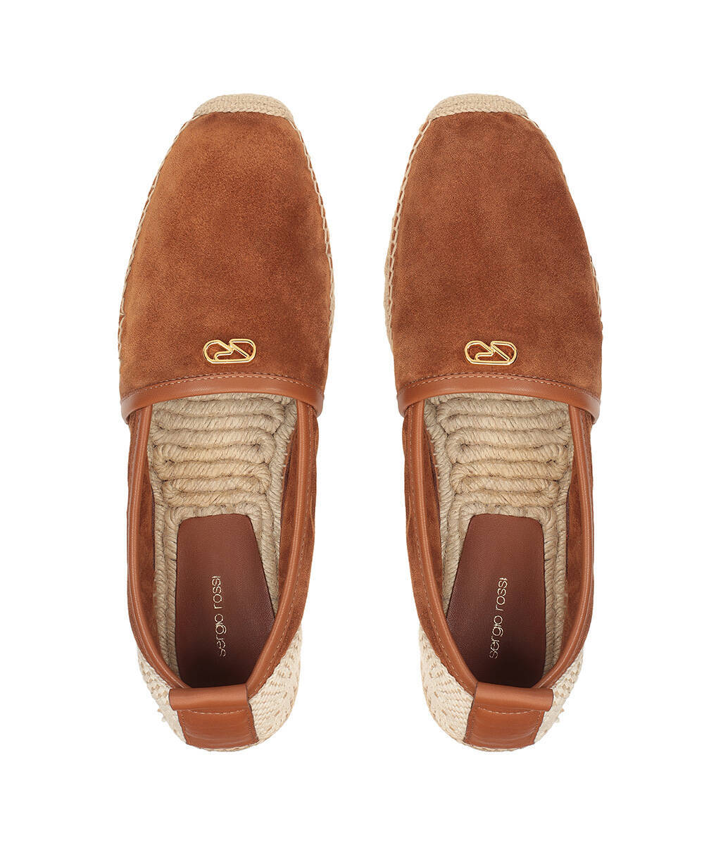 さあ、素足履きの季節がやってきた！今度に新作エスパ、ナーテックは大人が履くべき要素が満載！