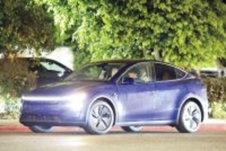 お洒落セレブのパパラッチから判明！クルマだって、みんな青い！