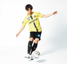 アスリートとファッション！柏レイソル【小泉佳穂】は、変化を楽しむタイプ!?　柔軟さが生む大人のこなれ感！